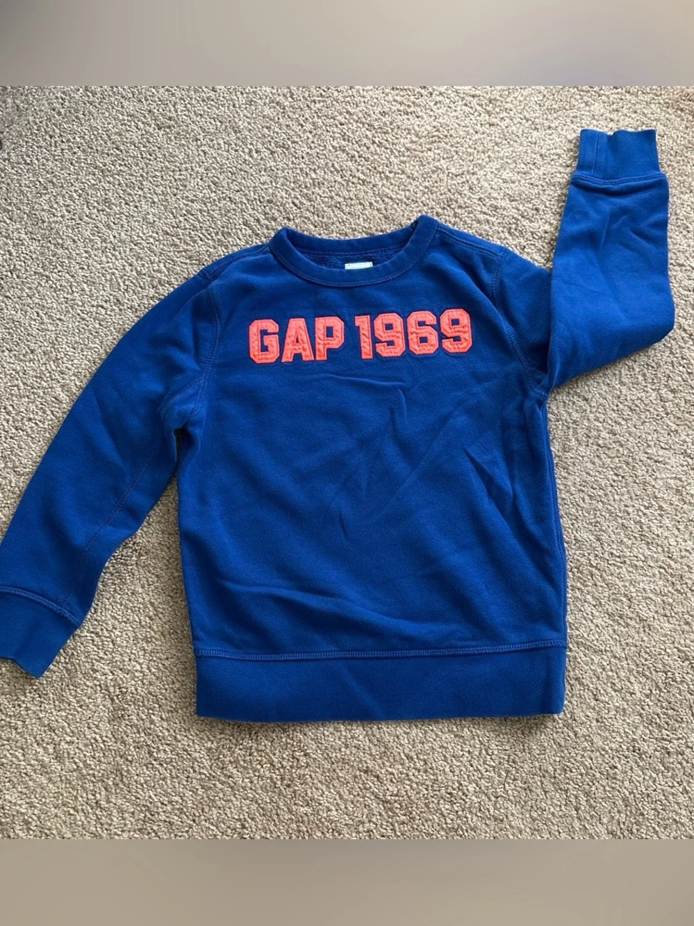 Gap sweatshirt bundle size SMALL 6-7 EUC